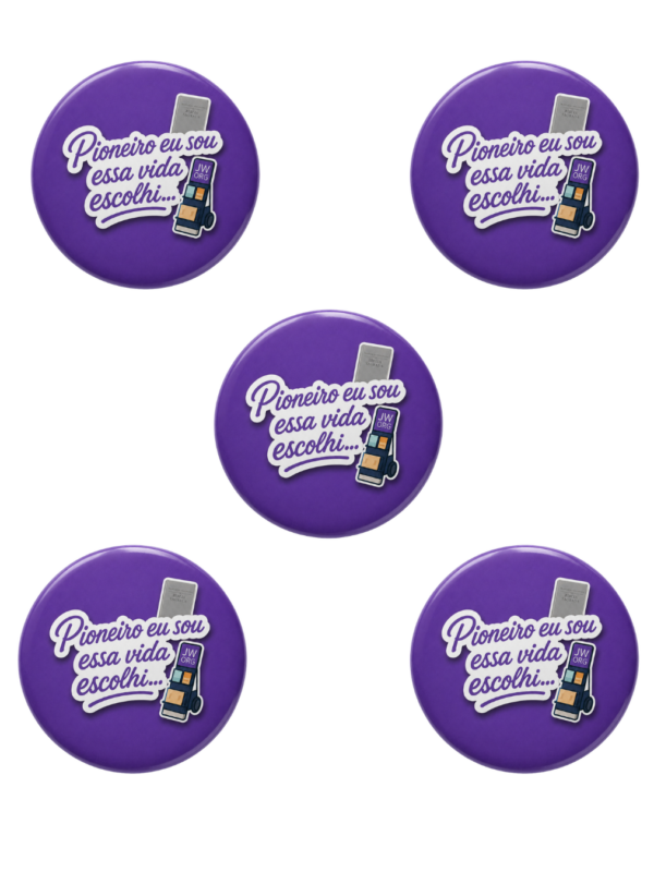 Kit com 5 broches pioneiro 44 mm roxos com a frase Pioneiro eu sou, essa vida escolhi